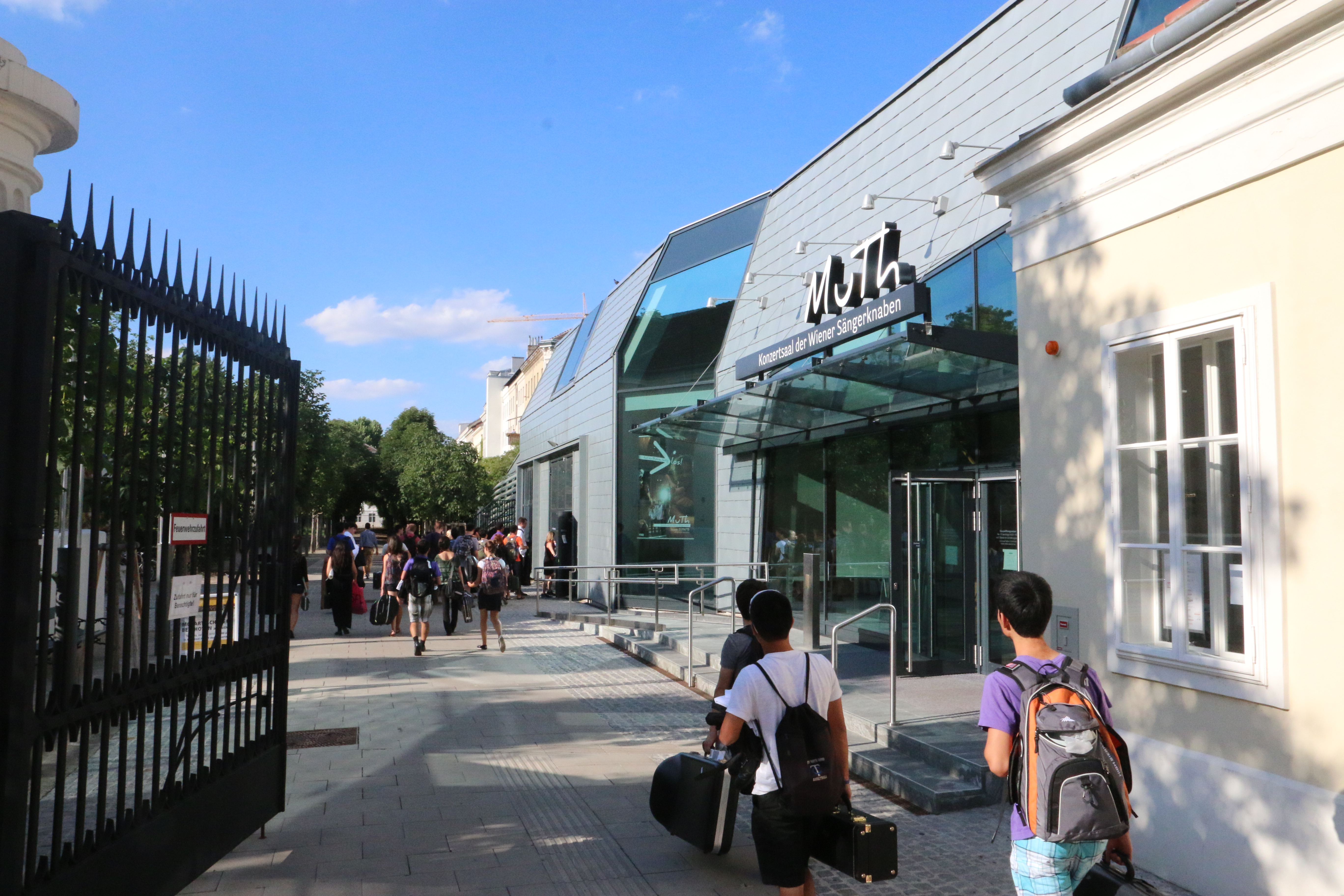 Main entrance to the MuTh (Musik & Theatre)